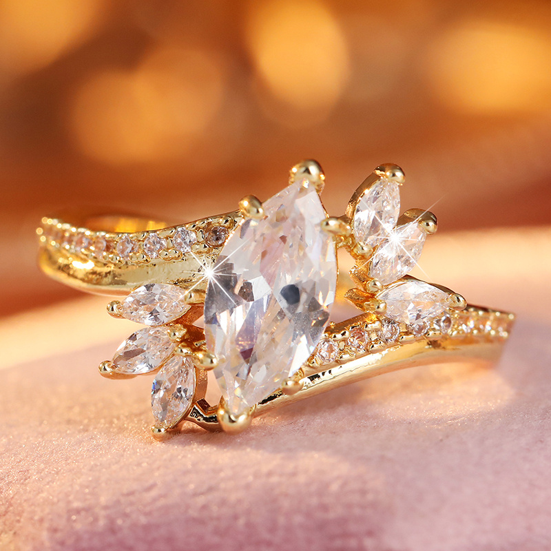 Exquisite Twisted Finger Ring with Synthetic Zirconia